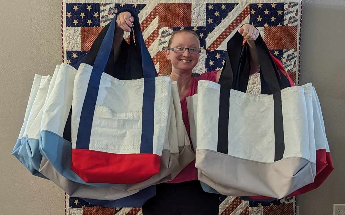 Slice of Pi Quilts: 3-D Sewing: Sail Bags!