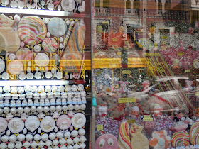 by E.V.Pita... Sweet shops in Madrid / por E.V.Pita... Tiendas de dulces en Madrid / por E.V.Pita...Tendas de larpeiros en Madrid... http://picturesplanetbyevpita.blogspot.com/2014/11/sweet-shops-in-madrid-tiendas-de-dulces.html