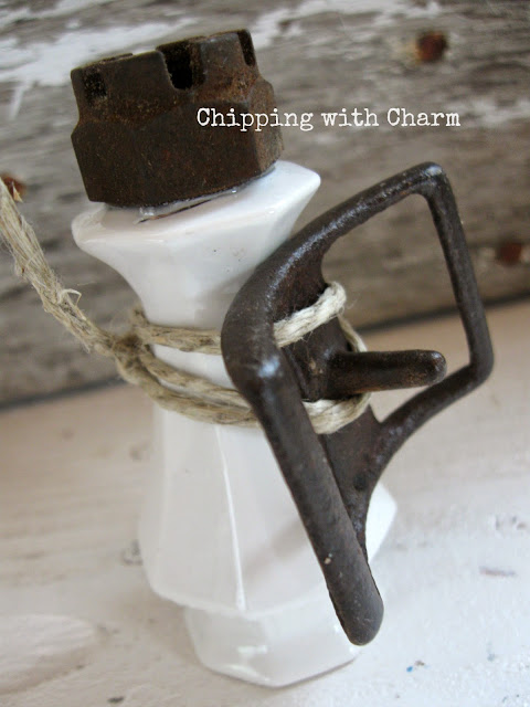 Chipping with Charm: Salt and Pepper Shaker Angel...www.chippingwithcharm.blogspot.com