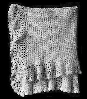 http://translate.googleusercontent.com/translate_c?depth=1&hl=es&prev=/search%3Fq%3Dhttp://www.knotyournanascrochet.com/p/free-patterns.html%26safe%3Doff%26biw%3D1429%26bih%3D984&rurl=translate.google.es&sl=en&u=http://www.antiquecrochetpatterns.com/baby-shawl.html&usg=ALkJrhh2YW3-A8pepzLODYxm-CgB2Zhy3g