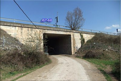 Cruzamos bajo la autopista