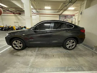 孫先生有一台  2015 BMW F26 X4 30d ，車況漂亮而且有鐵支牌 。平常照顧得很好固定回原廠保養，也都原鈑件 。 唯一的問題就是他里程超級高 ，大概 20萬7000公里左右 。   一般來說柴油車高里程就會一堆毛病 ，但這一台常常跑高速公路所以沒什麼故障，所以用車性質相當重要 。孫先生一開始找上原廠中古車部發現他們的價格根本不能看 ，所以透過網路看到我們的中古車收購介紹 ，發現我們很常在收柴油雙B 。   所以和我們諮詢後就得到的一個更高的價格 ，立馬就和我們約到府估車 !!現場估車後確實車況都還不錯 ，跟孫先生敘述的差不多 ，所以就直接簽約和現金交付 ，立即開去過戶 。   無論您是雙B柴油車 還是里程超高的柴油車 甚至有出過事故的柴油車 ，找我們收購都是最正確的 ，我們很擅長整理柴油車 ，效率也超高 。   謝謝孫先生割愛 ，祝您下一台車也會找我們收購喔 !!