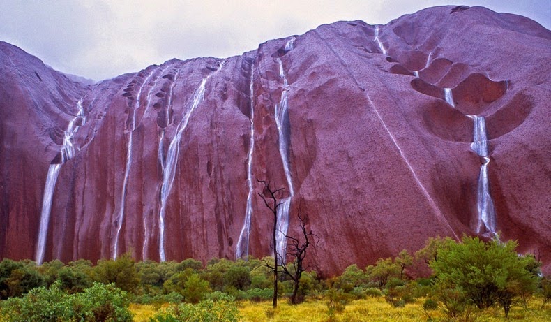 uluru-waterfalls-1