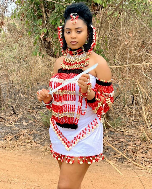 Is She Pregnant ? Beautiful Actress Regina Daniels Shares Movie Location Photos