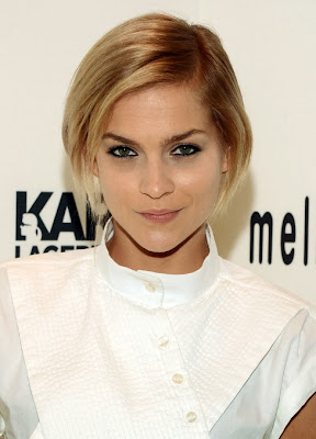 Short Blonde Straight Bob Hairstyles