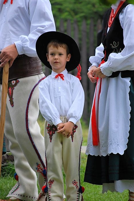 BOOK Polish Folk Costume - Ethnic Dress Zywiec Highlanders peasant gorale  POLAND