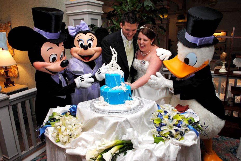 2011 Wishes wedding for 21 guests with three characters