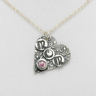 mom pendant on mother's day
