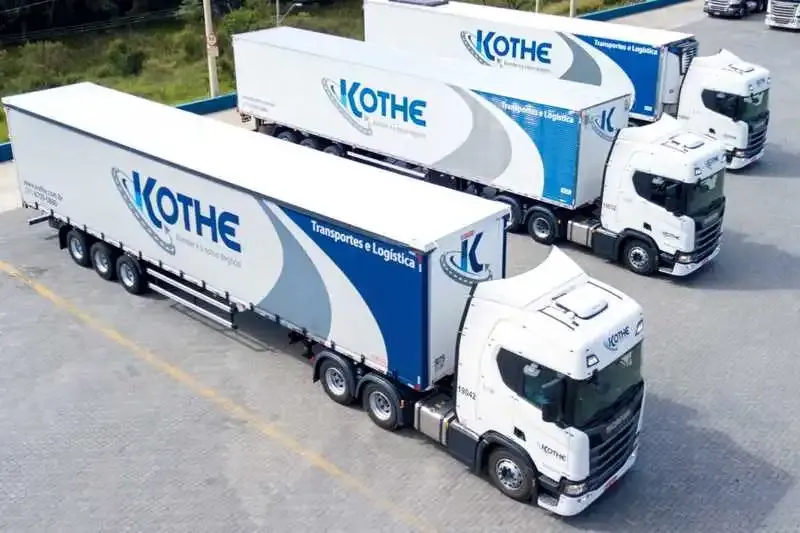 Caminhões Scania com carretas sider da Kothe Transportes