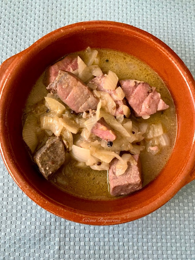 Atún encebollado (En sartén)