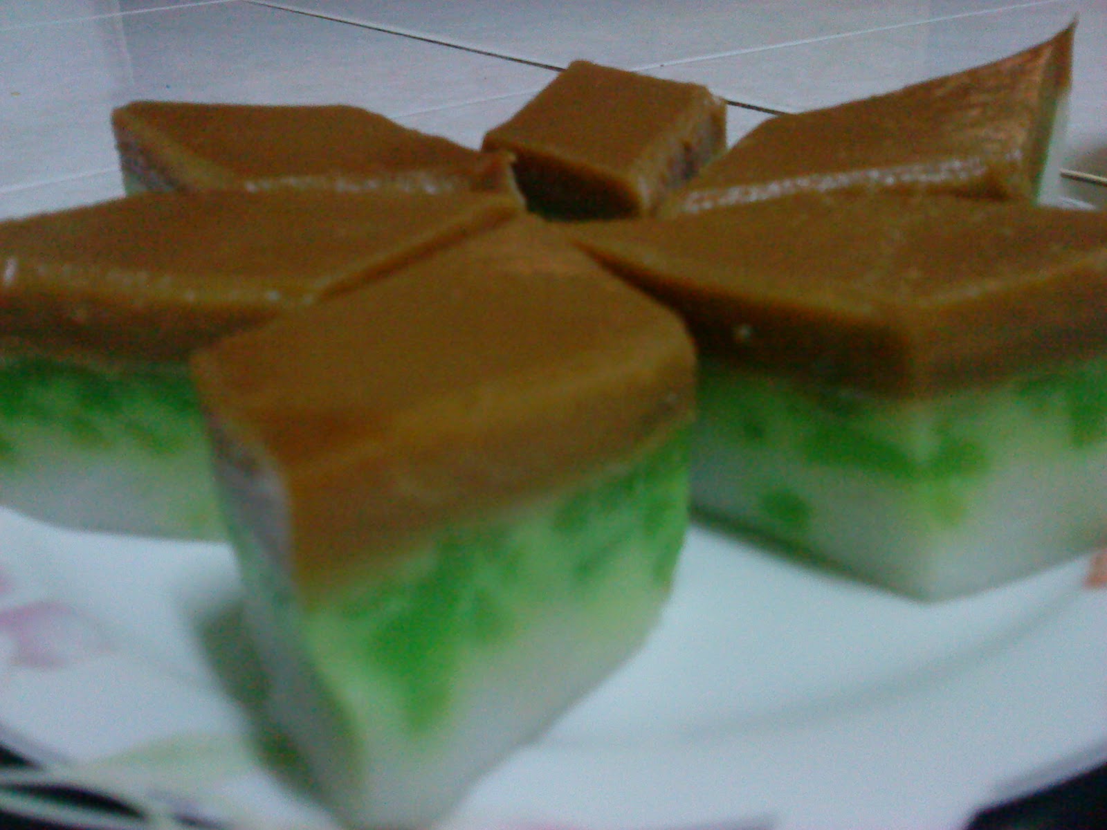 Kuih-Muih Hasiah: KUIH TALAM CENDOL