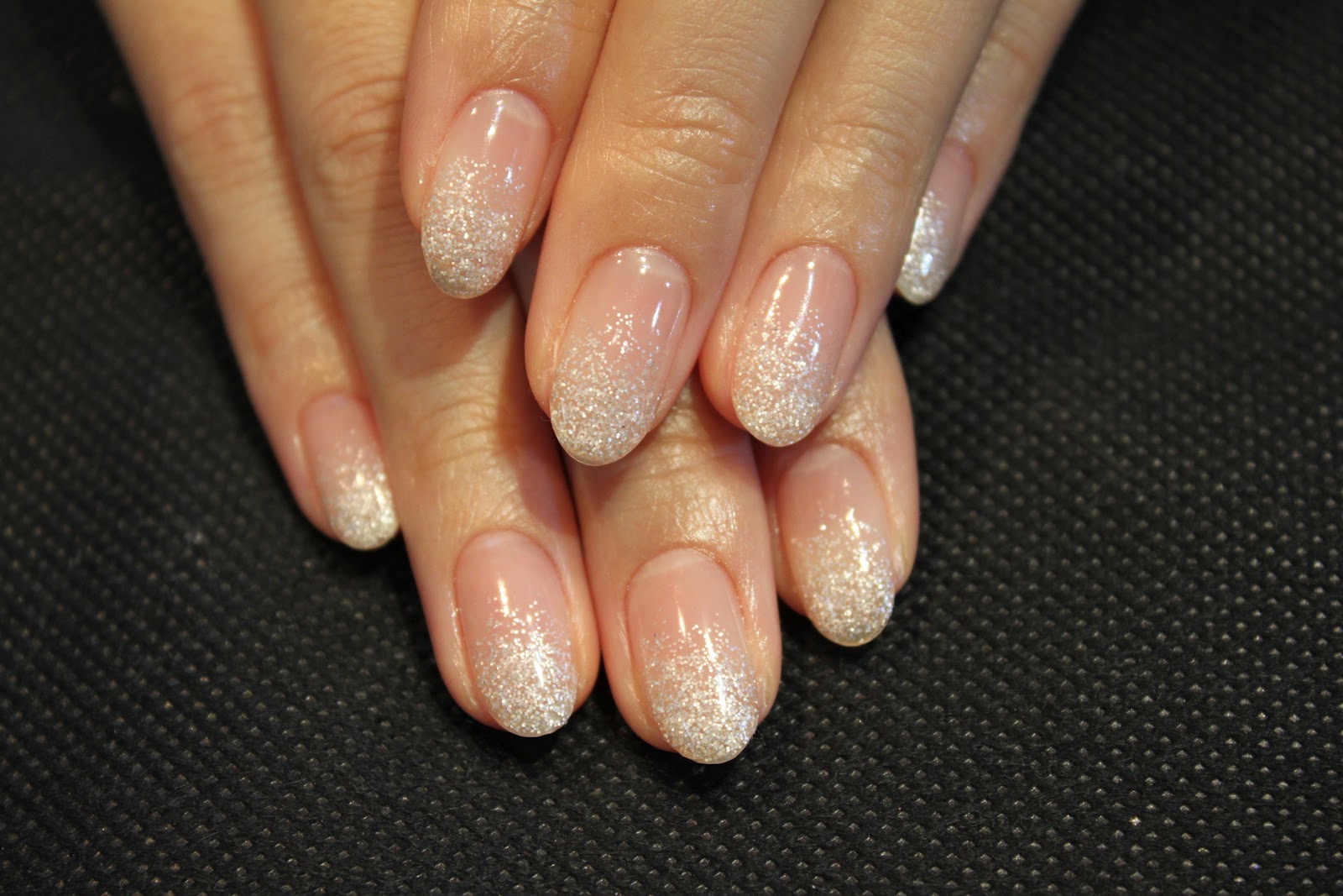 Nail Room Amyu ホワイトラメグラデ