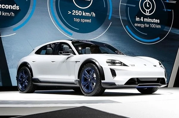 Porsche Mission E Cross Turismo