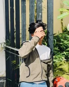 মাস্ক পরা ছেলেদের প্রোফাইল পিকচার