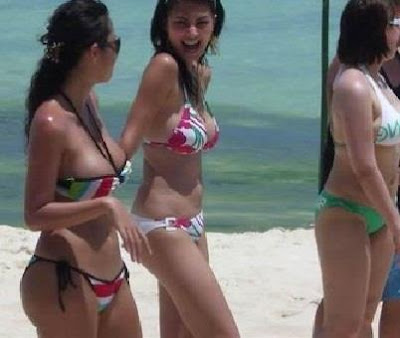 ABG Nakal Pesta Bikini Seksi di Pantai