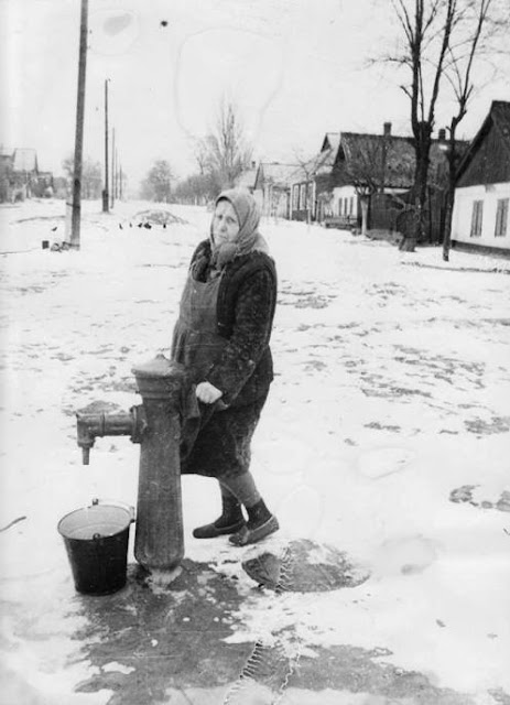 Колонка на Забалке. Херсон. 60-ые года 20 века. Фото опубликовал Владимир Панкратов