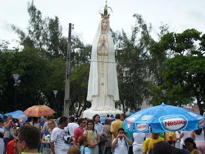 Estátua de Fátima na praça de Fátima em Fortaleza - Ceará