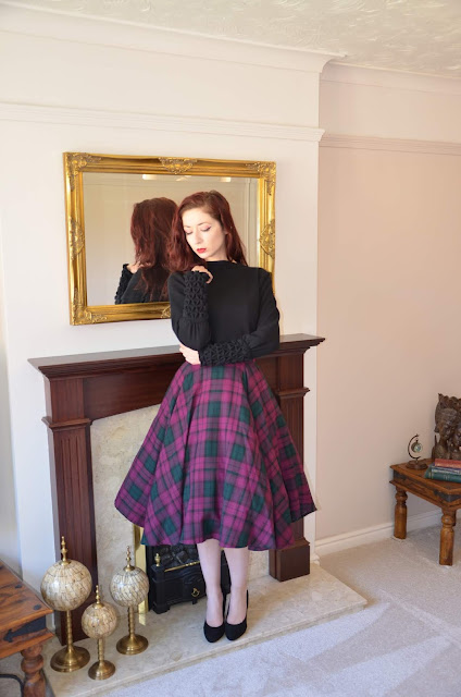 Vintage casual style black boatneck sweatshirt with honeycomb diamond smocking and tartan circle skirt self drafted sewing pattern retro sustainable low budget DIY fashion blogger