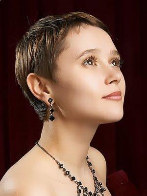 Modern 2010 pixie hairstyle trends