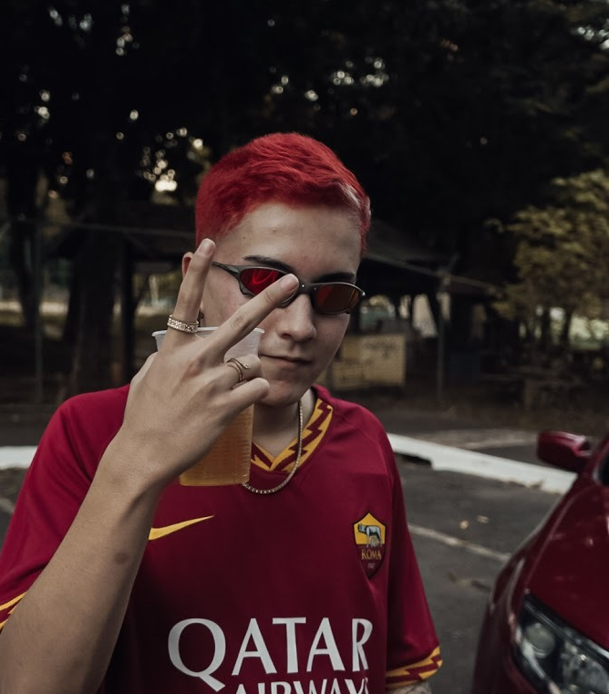 Romz apresenta primeiro single solo, ouça "Ballantine's"