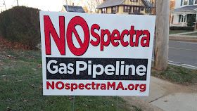 No Spectra gas pipeline sign on a Franklin lawn