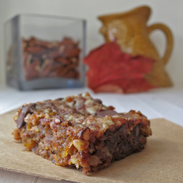 Paleo Apricot, Pecan &amp; Chocolate Energy Bars: paleo recipes, dessert ...