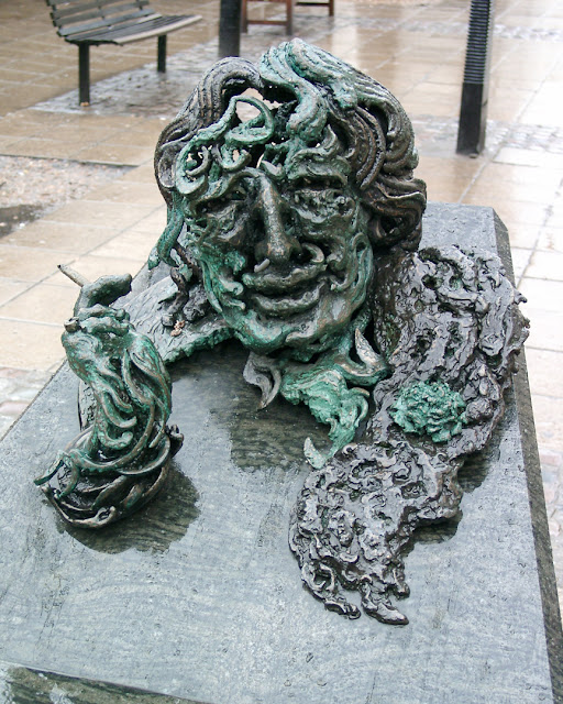 A conversation with Oscar Wilde by Maggi Hambling, Adelaide Street, London