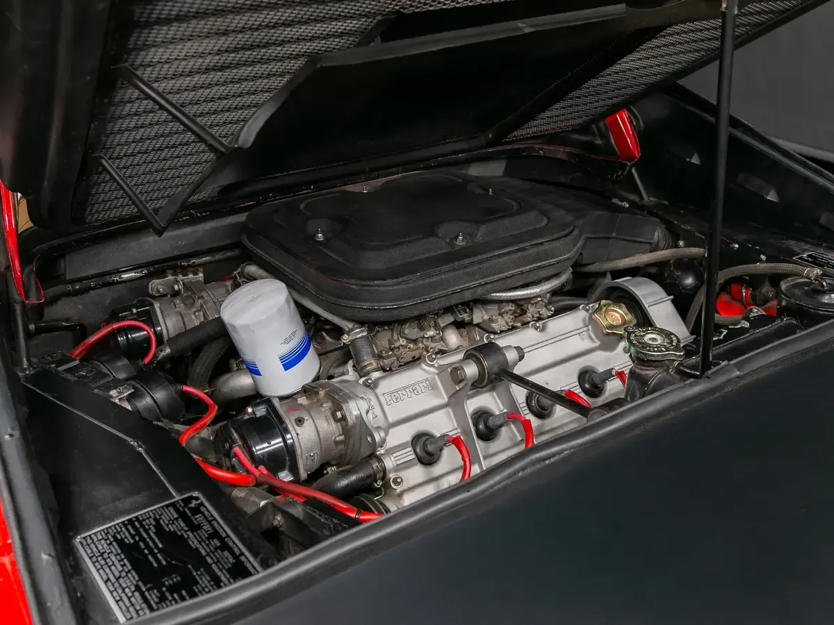 Ferrari 308 GTS 1978: A Estrela de Hollywood e Sonho de Uma Geração