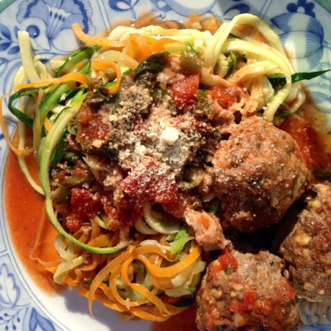  Grønsagsspaghetti med italienske kødboller