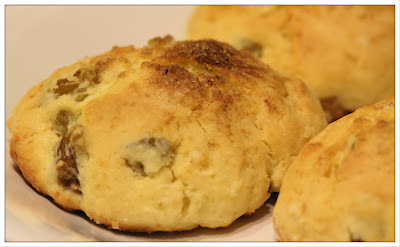 Raisin scones with cinamon sugar