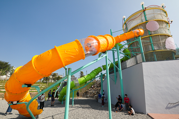 台中太平馬卡龍公園由垃圾山變成特色公園，多項設施還有寵物專區