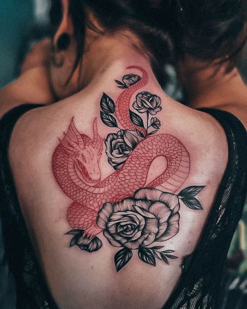 38 tatuagens de dragão que vão inspirar vocês