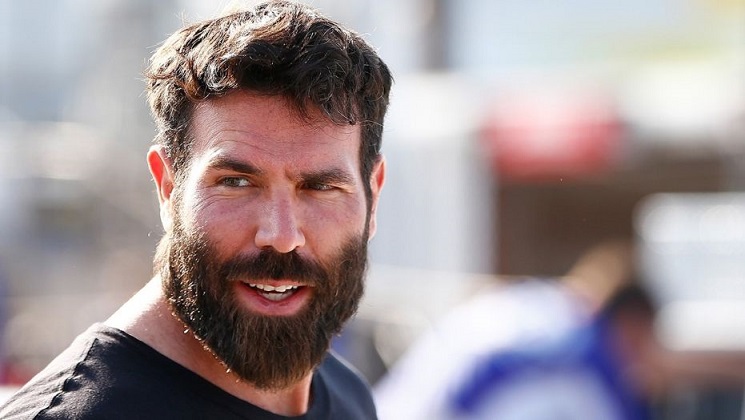  Dan Bilzerian, Raja Instagram yang Doyan Pesta Mewah