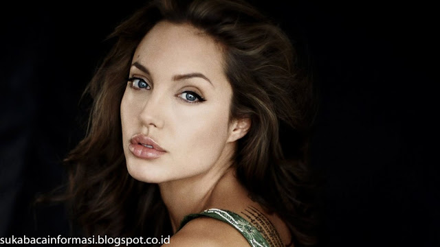 Koleksi Foto Angelina Jolie