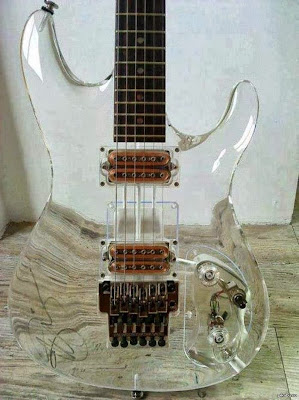 Foto guitarra transparente