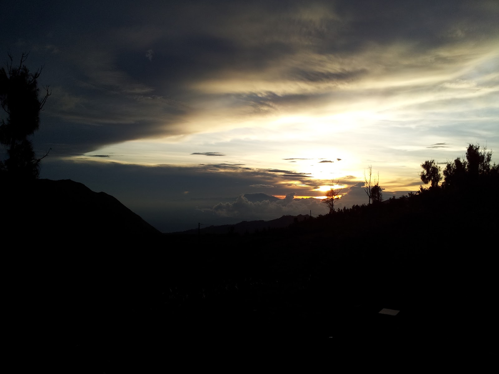 Mengajar Bersama Matahari Terbit di Bromo