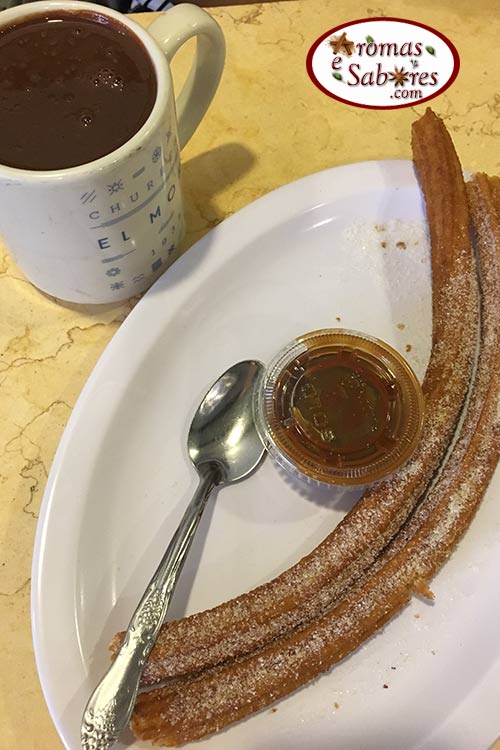 Churros com chocolate quente el moro