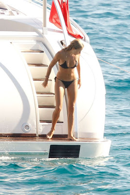 CELEBRITY MODEL Sienna Miller Bikini beach Pics from vacation at Ibiza