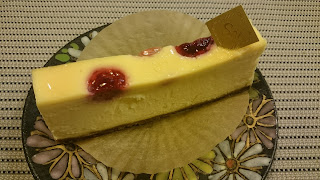 ピアッコリーナ・サイ　の　フランボワーズのチーズケーキ