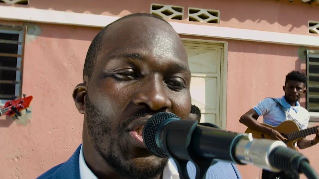Geraldo Kanga - A Vida é Dura (Kizomba)