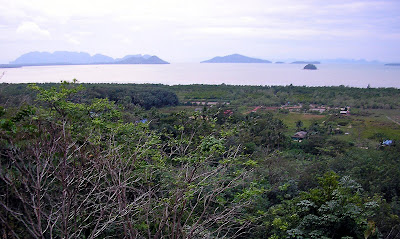  narrow isle with a backbone of forested mountains together with a dozen or hence pretty squeamish beaches Bangkok Thailand Travel Map & Things to do in Bangkok : Ko Lanta