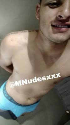 Futbolista Alexis Vega desnudo