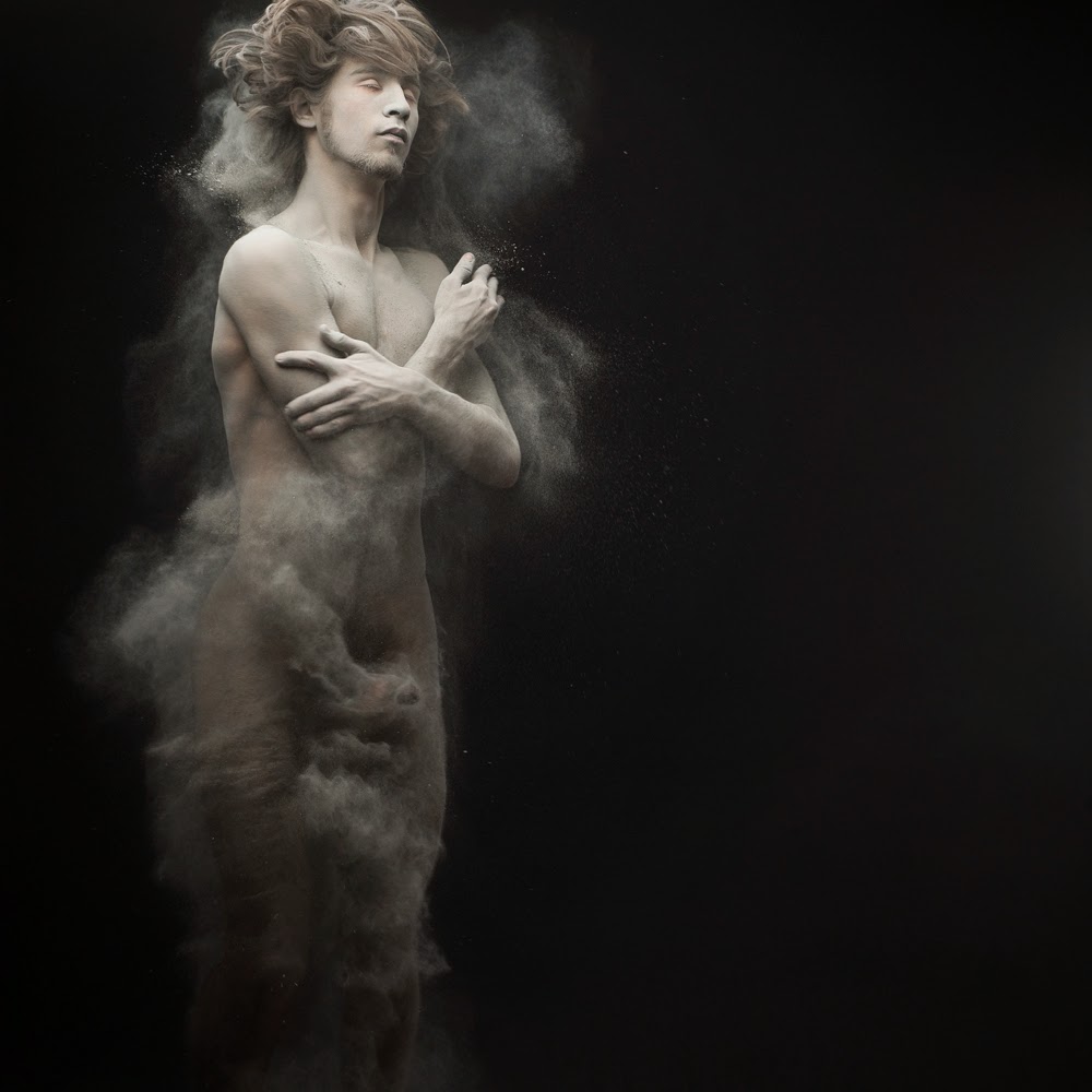 http://blog.grainedephotographe.com/interview-olivier-valsecchi-dust/