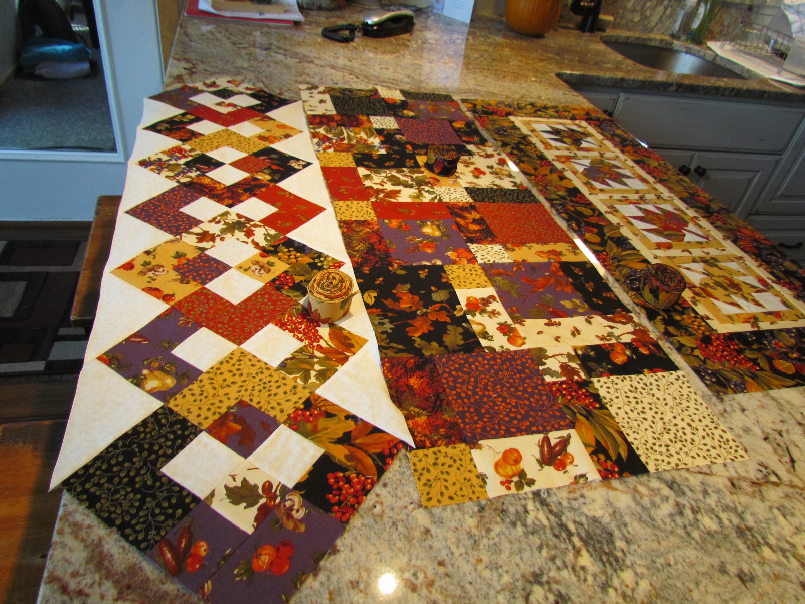 Mania runner table Table Runner  fall free patterns