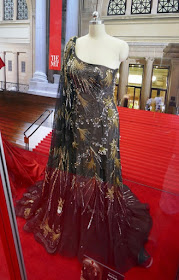 Sandra Bullock Oceans 8 Met Gala Alberta Ferretti gown
