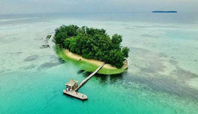 TAMAN LAUT INDAH DI LEPAS PANTAI JAKARTA