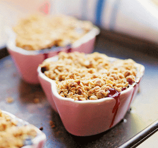 Individual blaeberry crumbles