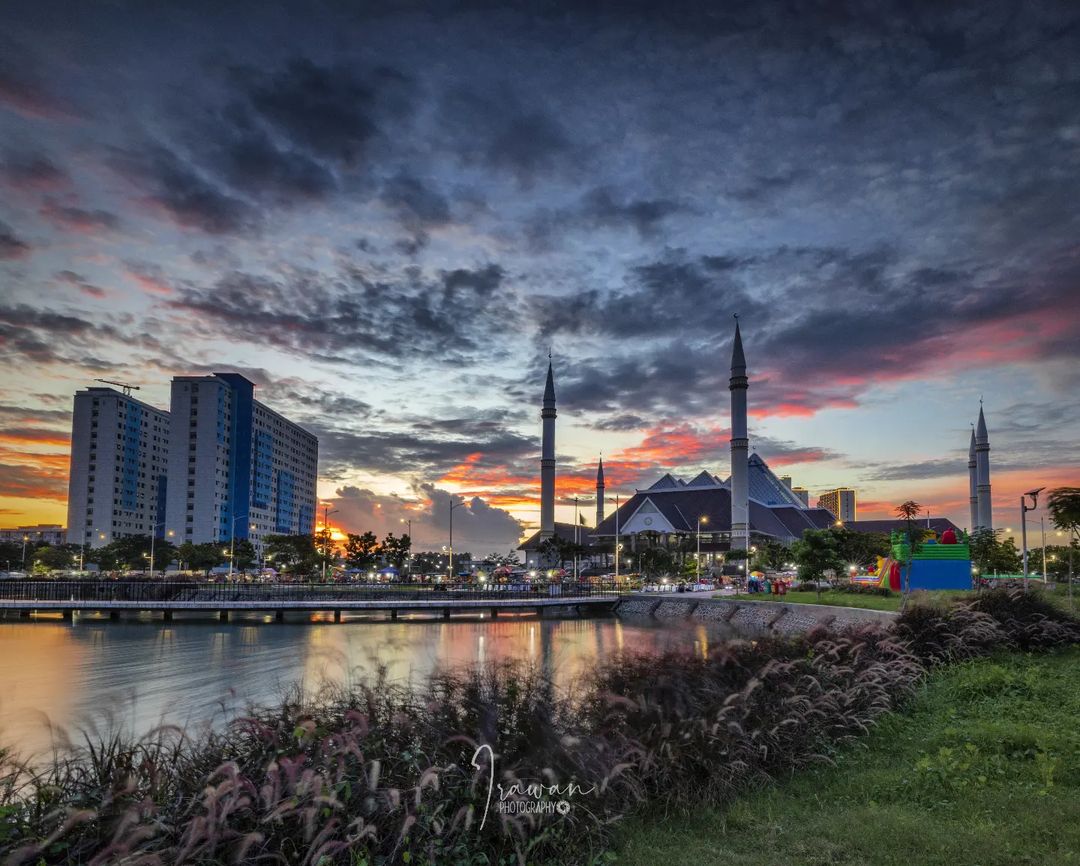 Masjid Raya K.H. Hasyim Asyari Jakarta