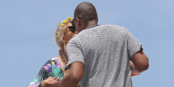 Beyonce, Jay Z and Their Daughter Blue, Enjoy Vacation In Hawaii (Photos)