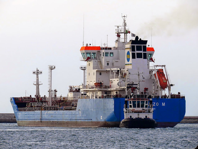 Rimorchiatore Alfredo Neri, nave cisterna Basiluzzo M, IMO 9323857, porto di Livorno